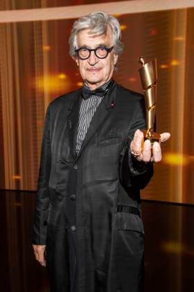 ABB FILMPREIS- Wim Wenders Preistraeger mit Lola zu Gast auf der Party bei der Verleihung des Deutschen Filmpreis Lola 26 am Palais am Funkturm am 29.05.2026 in Berlin Berlin Deutschland *** ABB FILMPREIS Wim Wenders Award Winner with Lola as guest at the German Film Award Party Lola 26 at Palais am Funkturm on 29 05 2026 in Berlin Berlin Germany