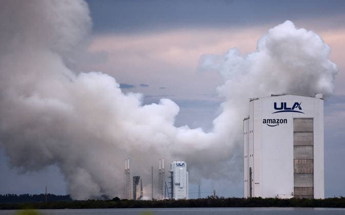 May 29, 2026, Cape Canaveral, Florida, United States: The exhaust plume lingers at pad 41 at Cape Canaveral Space Force Station following the launch by United Launch Alliance (ULA) of an Atlas 5 rocket carrying 29 Amazon Leo satellites in Cape Canaveral. This is the seventh batch of broadband internet satellites placed into orbit for Amazon by ULA. Cape Canaveral United States - ZUMAs197 20260529_aaa_s197_342 Copyright: xPaulxHennessyx