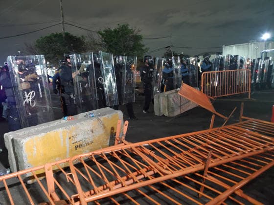 May 29, 2026, Newark, New Jersey, USA: Newark, New Jersey May 30,.2026.. Ice detention Center at Deleany Hall in Newark N.j..Ice Agents stand guard in front of the detention center to block activists from disrupting the detention process..New Jersey State Police in riot gear try and disperse the protestors. The New Jersey State Police.Used pepper spray, Flash Bang grenades,.shot rubber projectiles to Newark USA - ZUMAct2_ 20260529_faf_ct2_115 Copyright: xBrucexCotlerx