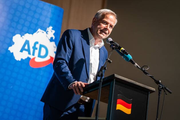Leif-Erik Holm, Landesvorsitzender und Spitzenkandidat zur Landtagswahl. hält die Eröffnungsrede vor dem Landesparteitag;Landesparteitag AfD Mecklenburg-Vorpommern in Grimmen, Grimmen Mecklenburg-Vorpommern Deutschland Kulturhaus Treffpunkt Europas *** Leif Erik Holm, state chairman and top candidate for the state parliamentary elections gives the opening speech before the state party conference AfD Mecklenburg-Vorpommern state party conference in Grimmen, Grimmen Mecklenburg-Vorpommern Germany Kulturhaus Treffpunkt Europas