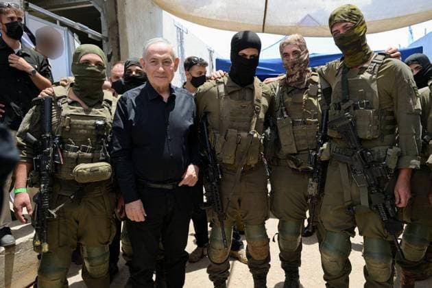 Netanyahu Visits Israeli Forces on Northern Border Israeli Prime Minister Benjamin Netanyahu visits the 36th Division along Israel’s northern border, accompanied by Israeli Defense Minister Israel Katz and Deputy Chief of Staff Maj. Gen. Tamir Yadai, on May 30, 2026. Netanyahu and Katz received briefings from Northern Command chief Maj. Gen. Rafi Milo and 36th Division commander Brig. Gen. Yiftach Norkin on military activities in Lebanon and met with field brigade commanders. Photo by Israeli Prime Minister Office apaimages Israel’s northern border Israel’s northern border Palestinian Territory 300526_Jerusalem_IPMO_00(5) Copyright: xapaimagesxIsraelixPrimexMinisterxOfficex xapaimagesx