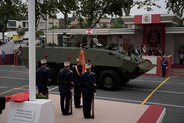 King Felipe VI and Queen Letizia and Princess Leonor preside over the parade for the Armed Forces Day in Vigo King Felipe VI and Queen Letizia and Princess Leonor preside over the central act commemorating the Armed Forces Day, on May 30, 2026, in Vigo, Pontevedra, Galicia Spain The civil and military parade has gathered motorcycles, groups on foot at a pace of 124 steps per minute , In total, almost 3,300 members of the Royal Guard, the Army, the Navy, the Air and Space Army, the Civil Guard and the Military Emergency Unit took part in the event 30 MAY 2026 Adriá Vigo, Pontevedra, Galicia Vigo, Pontevedra, Galicia Spain Copyright: xAdrianxIragox 7560170
