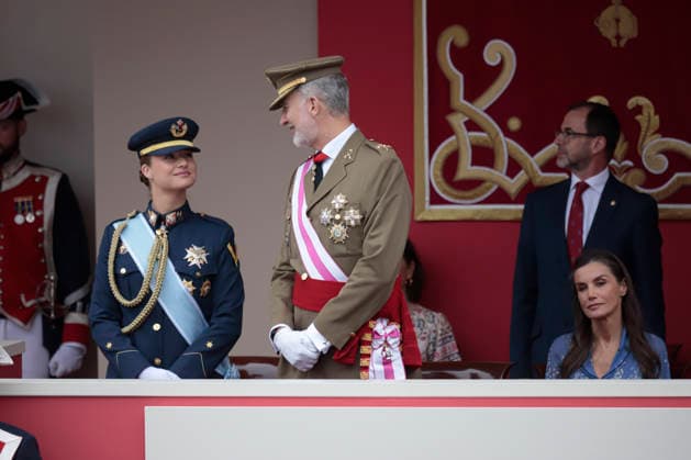 King Felipe VI and Queen Letizia and Princess Leonor preside over the parade for the Armed Forces Day in Vigo King Felipe VI and Queen Letizia and Princess Leonor preside over the central act commemorating the Armed Forces Day, on May 30, 2026, in Vigo, Pontevedra, Galicia Spain The civil and military parade has gathered motorcycles, groups on foot at a pace of 124 steps per minute , In total, almost 3,300 members of the Royal Guard, the Army, the Navy, the Air and Space Army, the Civil Guard and the Military Emergency Unit took part in the event 30 MAY 2026 Adriá Vigo, Pontevedra, Galicia Vigo, Pontevedra, Galicia Spain Copyright: xAdrianxIragox 7560173