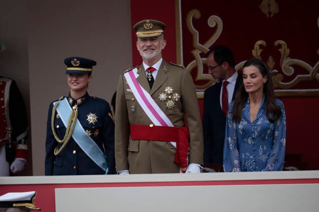 King Felipe VI and Queen Letizia and Princess Leonor preside over the parade for the Armed Forces Day in Vigo King Felipe VI and Queen Letizia and Princess Leonor preside over the central act commemorating the Armed Forces Day, on May 30, 2026, in Vigo, Pontevedra, Galicia Spain The civil and military parade has gathered motorcycles, groups on foot at a pace of 124 steps per minute , In total, almost 3,300 members of the Royal Guard, the Army, the Navy, the Air and Space Army, the Civil Guard and the Military Emergency Unit took part in the event 30 MAY 2026 Adriá Vigo, Pontevedra, Galicia Vigo, Pontevedra, Galicia Spain Copyright: xAdrianxIragox 7560177