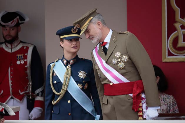 King Felipe VI and Princess Leonor preside in Vigo the parade for the Armed Forces Day King Felipe VI and Princess Leonor preside from the tribune of honor the central commemorative act of the Armed Forces Day, on May 30, 2026, in Vigo, Pontevedra, Galicia Spain The civil and military parade has gathered motorcycles, groups on foot at a pace of 124 steps per minute , In total, almost 3,300 members of the Royal Guard, the Army, the Navy, the Air and Space Army, the Civil Guard and the Military Emergency Unit took part in the event 30 MAY 2026 Adriá Vigo, Pontevedra, Galicia Vigo, Pontevedra, Galicia Spain Copyright: xAdrianxIragox 7560187