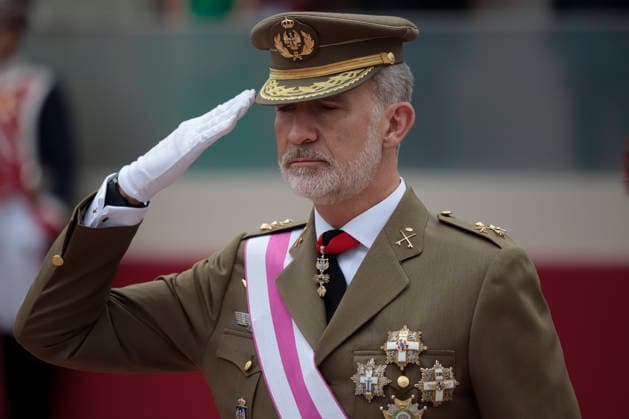 The King and Queen preside in Vigo the parade for the Armed Forces Day King Felipe VI presides the central commemorative act of the Armed Forces Day, on May 30, 2026, in Vigo, Pontevedra, Galicia Spain The civil and military parade has gathered motorcycles, groups on foot at a pace of 124 steps per minute , In total, almost 3,300 members of the Royal Guard, the Army, the Navy, the Air and Space Army, the Civil Guard and the Military Emergency Unit took part in the event 30 MAY 2026 Adriá Vigo, Pontevedra, Galicia Vigo, Pontevedra, Galicia Spain Copyright: xAdrianxIragox 7560201