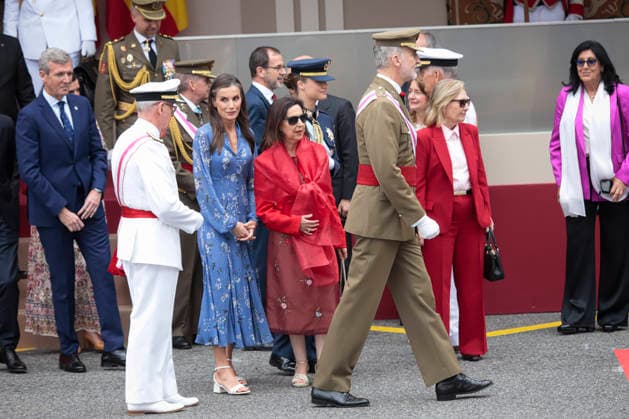 King Felipe VI and Queen Letizia, Princess Leonor and the Minister of Defense, Margarita Robles c , during the central commemorative act of the Armed Forces Day, on May 30, 2026, in Vigo, Pontevedra, Galicia Spain The civil and military parade has brought together motorcycles, groups on foot at a pace of 124 steps per minute , In total, almost 3,300 members of the Royal Guard, the Army, the Navy, the Air and Space Army, the Civil Guard and the Military Emergency Unit took part in the event 30 MAY 2026 Adriá Vigo, Pontevedra, Galicia Vigo, Pontevedra, Galicia Spain Copyright: xAdrianxIragox 7560216