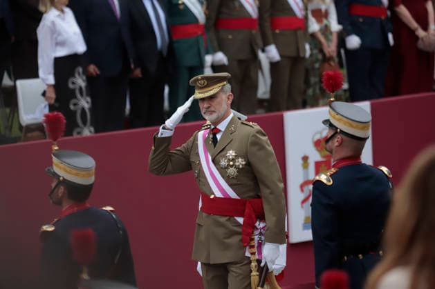 The King and Queen preside in Vigo the parade for the Armed Forces Day King Felipe VI presides the central commemorative act of the Armed Forces Day, on May 30, 2026, in Vigo, Pontevedra, Galicia Spain The civil and military parade has gathered motorcycles, groups on foot at a pace of 124 steps per minute , In total, almost 3,300 members of the Royal Guard, the Army, the Navy, the Air and Space Army, the Civil Guard and the Military Emergency Unit took part in the event 30 MAY 2026 Adriá Vigo, Pontevedra, Galicia Vigo, Pontevedra, Galicia Spain Copyright: xAdrianxIragox 7560199