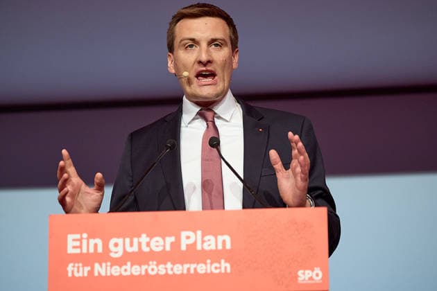 - Vösendorf (NÖ) 30.05.2026 - SPÖ NÖ Landesparteitag - Heute fand in Eventhotel Pyramide der Landesparteitag der SPÖ Niederösterreich mit Wahl des Vorsitzenden statt. PHOTO: SPÖ NÖ Vorsitzender und Landesrat Sven Hergovich bei seiner Rede. - Voesendorf (Lower Austria) - SPOe Lower Austria Regional Party Conference - The Lower Austria Regional Party Conference of the Socialist Party, at which the chairperson was elected, took place today at the Eventhotel Pyramide. SPÖ NÖ Landesparteitag *** Vösendorf NÖ 30 05 2026 SPÖ Lower Austria Regional Party Conference The Lower Austria Regional Party Conference of the Socialist Party, at which the chairperson was elected, took place today at the Eventhotel Pyramide SPÖ Lower Austria Regional Part 