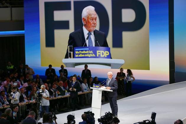 Berlin, Deutschland, 30.05.2026: Estrel: 77. Bundesparteitag der FDP: Wolfgang Kubicki, der sich zum Parteichef wählen lassen will *** Berlin, Germany, 30 05 2026 Estrel 77 Federal Party Conference of the FDP Wolfgang Kubicki, who wants to be elected party leader Copyright: xdtsxNachrichtenagenturx dts_121165