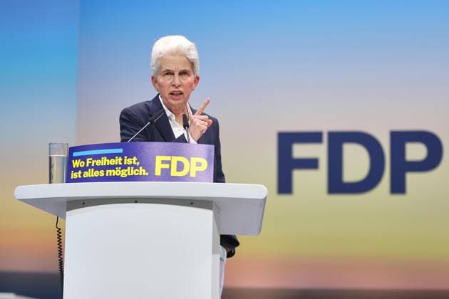 Berlin, Deutschland, 30.05.2026: Estrel: 77. Bundesparteitag der FDP: Marie-Agnes Strack-Zimmermann hält eine Rede und bewirbt sich für den Parteivorsitz *** Berlin, Germany, 30 05 2026 Estrel 77 Federal Party Conference of the FDP Marie Agnes Strack Zimmermann gives a speech and applies for the party chairmanship Copyright: xdtsxNachrichtenagenturx dts_121182