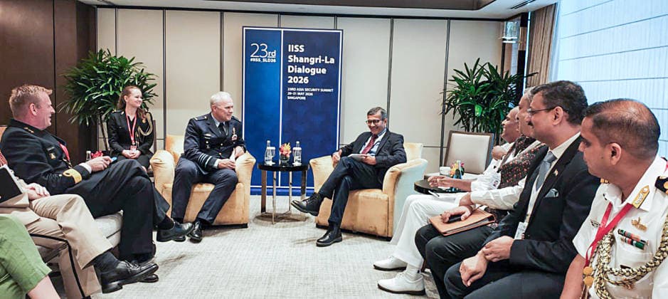 RECORD DATE NOT STATED Defence Secretary Rajesh Kumar Singh holds bilateral discussions with Netherlands Chief of Defence General Onno Eichelsheim on the sidelines of Shangri-La Dialogue 2026 Singapore, May 30 (ANI): Defence Secretary Rajesh Kumar Singh holds bilateral discussions with Netherlands Chief of Defence General Onno Eichelsheim on the sidelines of Shangri-La Dialogue 2026, in Singapore on Saturday. (@SpokespersonMoD X ANI Photo) Singapore Singapore Copyright: xANIx ANI_20260530337