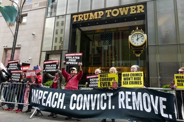 Protest at Trump Tower NYC New York, NY- May 30: Activist Group Rise and Resist Protest in Front of Trump Tower Fifth Ave to Impeach, Convict, and Remove President of USA Donald J. Trump. Demonstrators chant People Rising Up, Trump Coming Down on May 30, 2026 Credit: Camara Porter AdMedia EDITORIAL USE ONLY  Copyright: xx AdMediax admphotostwo993320