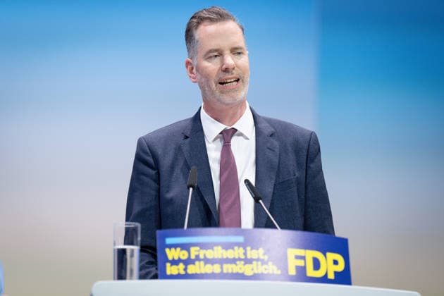 77. Ordentlicher Bundesparteitag, FDP, Berlin Berlin, FDP, 77. Ordentlicher Bundesparteitag, Freie Demokraten, Estrel, Bundesvorsitzender, Christian Dürr Berlin Berlin GER *** 77 Ordinary Federal Party Conference, FDP, Berlin Berlin, FDP, 77 Ordinary Federal Party Conference, Free Democrats, Estrel, Federal Chairman, Christian Dürr Berlin Berlin GER
