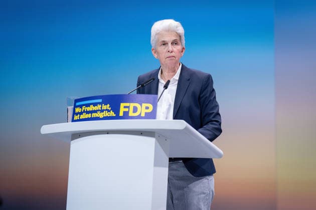 77. Ordentlicher Bundesparteitag, FDP, Berlin Berlin, FDP, 77. Ordentlicher Bundesparteitag, Freie Demokraten, Estrel, Marie-Agnes Strack-Zimmermann Berlin Berlin GER *** 77 Ordinary Federal Party Conference, FDP, Berlin Berlin, FDP, 77 Ordinary Federal Party Conference, Free Democrats, Estrel, Marie Agnes Strack Zimmermann Berlin Berlin GER