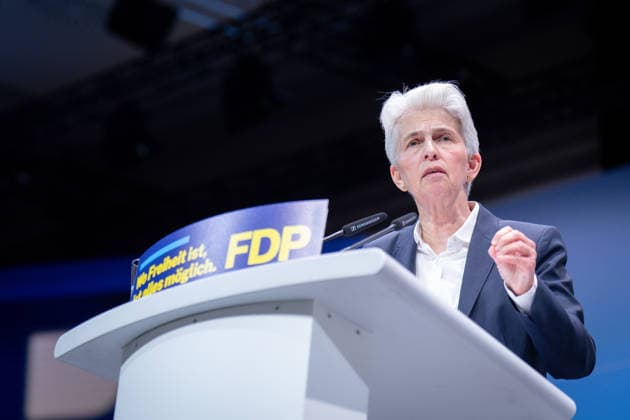 77. Ordentlicher Bundesparteitag, FDP, Berlin Berlin, FDP, 77. Ordentlicher Bundesparteitag, Freie Demokraten, Estrel, Marie-Agnes Strack-Zimmermann Berlin Berlin GER *** 77 Ordinary Federal Party Conference, FDP, Berlin Berlin, FDP, 77 Ordinary Federal Party Conference, Free Democrats, Estrel, Marie Agnes Strack Zimmermann Berlin Berlin GER