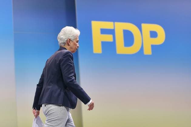 Berlin, Deutschland, 30.05.2026: Estrel: 77. Bundesparteitag der FDP: Marie-Agnes Strack-Zimmermann nach ihrer Rede, in der sie sich für den Parteivorsitz beworben hat *** Berlin, Germany, 30 05 2026 Estrel 77 Federal Party Conference of the FDP Marie Agnes Strack Zimmermann after her speech in which she stood for the party chairmanship Copyright: xdtsxNachrichtenagenturx dts_121184