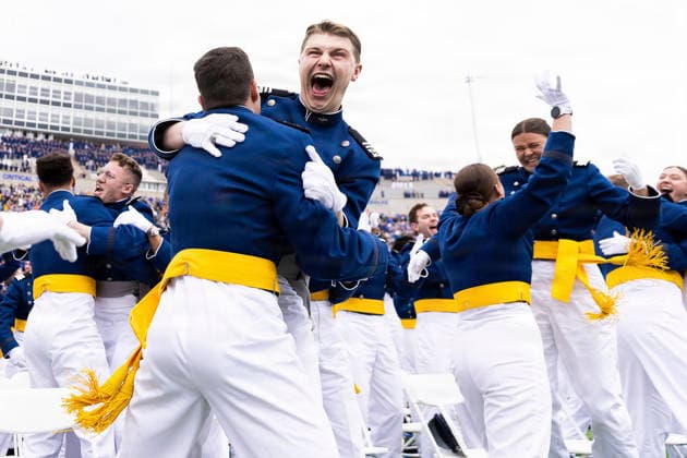 May 30, 2026, Colorado Springs, Co, United States: Cadets react with joy, jumping and hugging at the conclusion of the U.S. Air Force Academy Class of 2026 graduation ceremony at Falcon Stadium, May 28, 2026 in Colorado Springs, Colorado. A total of 931 cadets received commissions as second lieutenants in the U.S. Air Force and U.S. Space Force. Colorado Springs United States - ZUMAp138 20260530_zaa_p138_010 Copyright: xRayxBahner U.S.xAirx