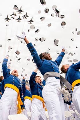 May 30, 2026, Colorado Springs, Co, United States: Cadets toss their hats skyward as the U.S. Air Force Thunderbirds fly over at the conclusion of the U.S. Air Force Academy Class of 2026 graduation ceremony at Falcon Stadium, May 28, 2026 in Colorado Springs, Colorado. A total of 931 cadets received commissions as second lieutenants in the U.S. Air Force and U.S. Space Force. Colorado Springs United States - ZUMAp138 20260530_zaa_p138_013 Copyright: xAdalynxGreene U.S.xAirx