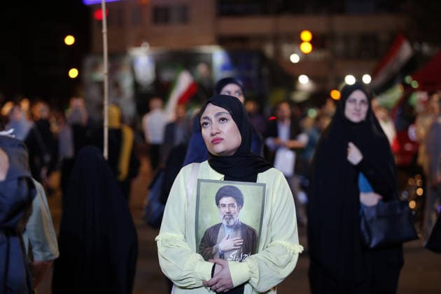 Thousands gather in Tehran to protest US and Israeli attacks TEHRAN, IRAN - MAY 30: Thousands of people gather at Revolution Square to protest against the attacks launched by the US and Israel on Iran, in Tehran, Iran, on May 30, 2026. Demonstrators carried Iranian flags and posters of the late Iranian Supreme Leader Ali Khamenei, who lost his life in the attacks, while chanting slogans against the US and Israel. Fatemeh Bahrami Anadolu Tehran Iran. Editorial use only. Please get in touch for any other usage.  Copyright: x2026xAnadoluxFatemehxBahramix