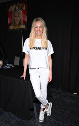 Hollywood Show - Los Angeles 2026 Heather Locklear at the summer 2026 Hollywood Show held at the Marriott Burbank Airport Hotel on May 30 2026 in Burbank, CA. Burbank Los Angeles Marriott Burbank Airport Hotel California USA Copyright: xLisaxOConnorx xAFF-USA.comx