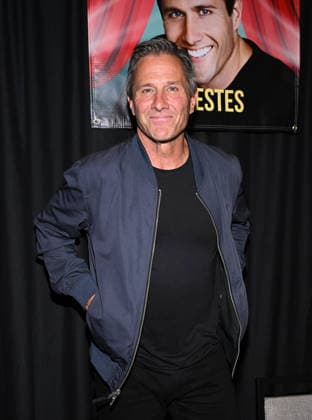 Hollywood Show - Los Angeles 2026 Rob Estes at the summer 2026 Hollywood Show held at the Marriott Burbank Airport Hotel on May 30 2026 in Burbank, CA. Burbank Los Angeles Marriott Burbank Airport Hotel California USA Copyright: xLisaxOConnorx xAFF-USA.comx