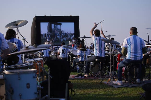 Drummers seek the Guinness World Record with more than 400 drums playing simultaneously in Buenos Aires BUENOS AIRES, ARGENTINA - MAY 30: More than 400 drummers perform simultaneously during the new edition of the Baterias a la Plaza festival at Parque Arroyo Vega in Buenos Aires, Argentina, on May 30, 2026. The event gathered musicians from across the country to share a unique open-air musical experience alongside influential figures of the Argentine drumming scene, as participants played synchronized patterns to create a collective soundscape. Luciano Gonzalez Anadolu Buenos Aires Argentina. Editorial use only. Please get in touch for any other usage.  Copyright: x2026xAnadoluxLucianoxGonzalezx