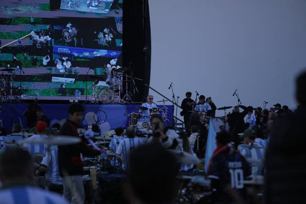 Drummers seek the Guinness World Record with more than 400 drums playing simultaneously in Buenos Aires BUENOS AIRES, ARGENTINA - MAY 30: More than 400 drummers perform simultaneously during the new edition of the Baterias a la Plaza festival at Parque Arroyo Vega in Buenos Aires, Argentina, on May 30, 2026. The event gathered musicians from across the country to share a unique open-air musical experience alongside influential figures of the Argentine drumming scene, as participants played synchronized patterns to create a collective soundscape. Luciano Gonzalez Anadolu Buenos Aires Argentina. Editorial use only. Please get in touch for any other usage.  Copyright: x2026xAnadoluxLucianoxGonzalezx