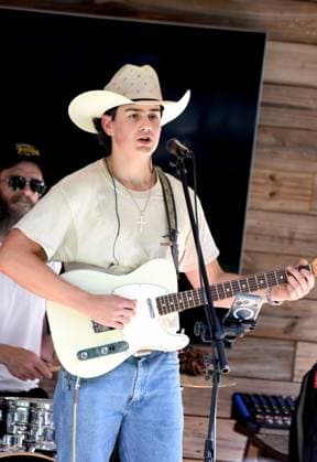Rocco Gorelik on stage for 90s Country Night with Rocco Gorelik & Band in Concert, The Painted Horse Winery & Vineyards, Milton, GA, May 30, 2026. Photo By: Derek Storm Everett Collection 90s Country Night with Rocco Gorelik & Band in Concert PUBLICATIONXNOTxINxCANxCHNxFRAxITAxJPNxNORxPOLxRUSxESPxUKxUSA