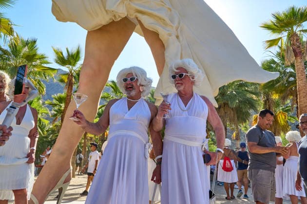 May 30, 2026, Palm Springs, California, USA: Thousands of people and more than 1,000 participants dressed as Marilyn Monroe gather in downtown Palm Springs, California, during an event celebrating the 100th anniversary of Monroe s birth on May 30, 2026. Organizers announced that 1,034 participants took part, surpassing the previous Guinness World Record for the largest gathering of people dressed as Marilyn Monroe. The event was held near the city s iconic 26-foot-tall Marilyn Monroe statue and attracted visitors from across the United States and beyond. Palm Springs USA - ZUMAi11_ 20260530_aap_i11_018 Copyright: xIanxL.xSitrenx