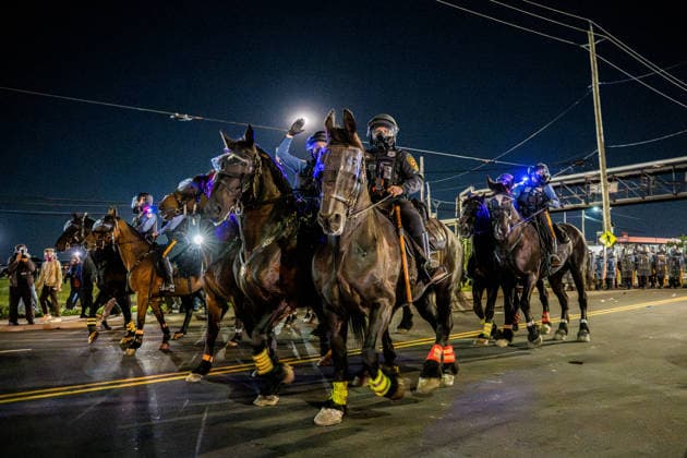 Clashes outside ICE Detention Facility in New Jersey NEW JERSEY, UNITED STATES - MAY 30: Protestors and New Jersey State Police clash outside Delaney Hall, a private prison being used as an ICE detention center, in Newark, New Jersey, United States on May 30, 2026. Delaney Hall has been the site of ongoing protests due to poor living conditions for ICE detainees. Thomas Hengge Anadolu New Jersey United States. Editorial use only. Please get in touch for any other usage.  Copyright: x2026xAnadoluxThomasxHenggex