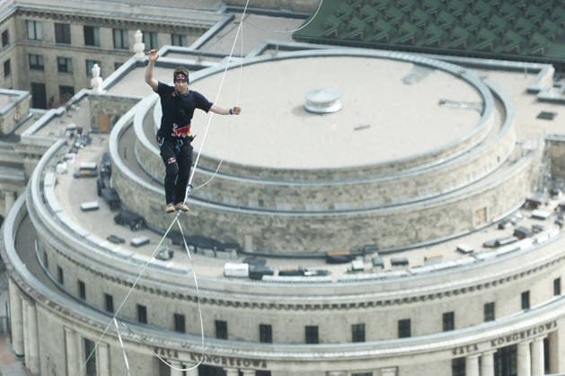 Jaan Roose crossed a highline between two tallest Polish building WARSAW, POLAND - MAY 31: Jaan Roose walks a highline between the Palace of Culture and Science and Varso Tower during the Red Bull Time Line in Warsaw, Poland, May 31, 2026. During the event Estonian slackliner crossed a 500-meter-long line suspended about 180 meters above the city streets between two tallest buildings in Poland. Jakub Porzycki Anadolu Warsaw Poland. Editorial use only. Please get in touch for any other usage.  Copyright: x2026xAnadoluxJakubxPorzyckix