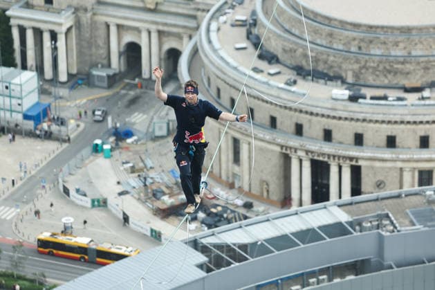 Jaan Roose crossed a highline between two tallest Polish building WARSAW, POLAND - MAY 31: Jaan Roose walks a highline between the Palace of Culture and Science and Varso Tower during the Red Bull Time Line in Warsaw, Poland, May 31, 2026. During the event Estonian slackliner crossed a 500-meter-long line suspended about 180 meters above the city streets between two tallest buildings in Poland. Jakub Porzycki Anadolu Warsaw Poland. Editorial use only. Please get in touch for any other usage.  Copyright: x2026xAnadoluxJakubxPorzyckix