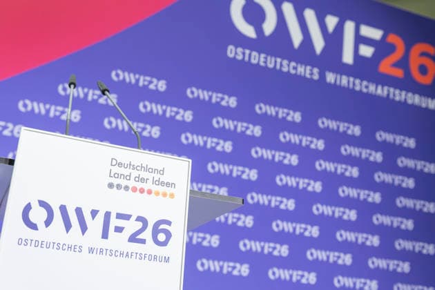 Dietmar Woidke + Elisabeth Kaiser - OWF26 EUR, Deutschland, Berlin, 31.05.2026: Dietmar Woidke (SPD), Ministerpräsident des Landes Brandenburg Elisabeth Kaiser (SPD), Staatsministerin und Beauftragte der Bundesregierung für Ostdeutschland zur Konferenz des Ostdeutschen Wirtschaftsforum unter dem Leitgedanken Eine neue (Un)Ordnung, welche Rolle spielt Deutschland und Europa im globalen Systemwettbewerb? Ostdeutschland steht dabei im Mittelpunkt als Region. Die Transformation im Gespräch zwischen Politik, Wirtschaft und Gesellschaft *** Dietmar Woidke Elisabeth Kaiser OWF26 EUR, Germany, Berlin, 31 05 2026 Dietmar Woidke SPD , Minister President of the State of Brandenburg Elisabeth Kaiser SPD , Minister of State and Federal Gove