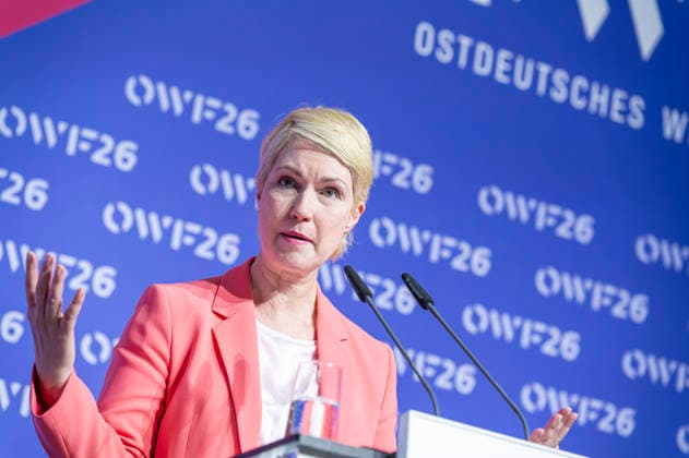Manuela Schwesig - OWF26 EUR, Deutschland, Berlin, 31.05.2026: Keynote von Manuela Schwesig (SPD) Ministerpräsidentin des Landes Mecklenburg Vorpommern zur Konferenz des Ostdeutschen Wirtschaftsforum unter dem Leitgedanken Eine neue (Un)Ordnung, welche Rolle spielt Deutschland und Europa im globalen Systemwettbewerb? Ostdeutschland steht dabei im Mittelpunkt als Region. Die Transformation im Gespräch zwischen Politik, Wirtschaft und Gesellschaft *** Manuela Schwesig OWF26 EUR, Germany, Berlin, 31 05 2026 Keynote speech by Manuela Schwesig SPD Minister-President of Mecklenburg-Western Pomerania at the conference of the East German Economic Forum under the motto A new Un order, what role does Germany and Europe play in global system