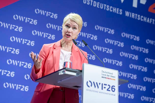 Manuela Schwesig - OWF26 EUR, Deutschland, Berlin, 31.05.2026: Keynote von Manuela Schwesig (SPD) Ministerpräsidentin des Landes Mecklenburg Vorpommern zur Konferenz des Ostdeutschen Wirtschaftsforum unter dem Leitgedanken Eine neue (Un)Ordnung, welche Rolle spielt Deutschland und Europa im globalen Systemwettbewerb? Ostdeutschland steht dabei im Mittelpunkt als Region. Die Transformation im Gespräch zwischen Politik, Wirtschaft und Gesellschaft *** Manuela Schwesig OWF26 EUR, Germany, Berlin, 31 05 2026 Keynote speech by Manuela Schwesig SPD Minister-President of Mecklenburg-Western Pomerania at the conference of the East German Economic Forum under the motto A new Un order, what role does Germany and Europe play in global system