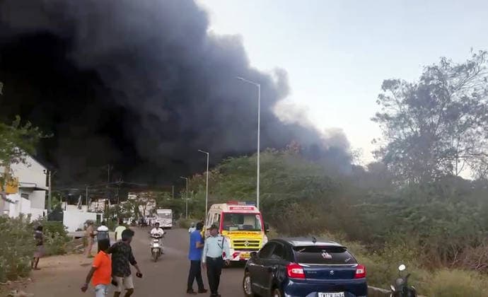 RECORD DATE NOT STATED Smoke billows out as fire breaks out in the scrap yard at the Hyundai Mobis factory Kanchipuram, May 31 (ANI): Smoke billows out as fire breaks out in the scrap yard at the Hyundai Mobis factory at the Sriperumbudur area, in Kanchipuram on Sunday. (ANI Video Grab) Kanchipuram Tamil Nadu India Copyright: xANIx ANI_20260531304
