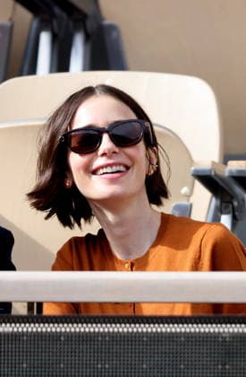 Lily Collins with her husband Charlie McDowell and Ashley Park in the stands during the French Open tennis tournament at Roland Garros on May 31, 2026 Dominique Jacovides Bestimage Lily Collins with her husband Charlie McDowell and Ashley Park in the stands during the French Open tennis tournament at Roland Garros on May 31, 2026 Paris France  Copyright: xDOMINIQUExJACOVIDESx xBESTIMAGExDOMINIQUExJACOVIDESx xBESTIMAGEx