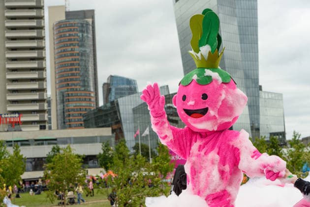 Vilnius hosts fourth edition of Pink Soup Fest VILNIUS, LITHUANIA - MAY 31: A mascot is seen as visitors attend the fourth edition of the Pink Soup Fest, with the event running for three days for the first time in Vilnius, Lithuania, on May 31, 2026. Organizers say the festival drew more than 93,000 visitors last year, and this year’s program includes food, performances and public events across the city center. Yauhen Yerchak Anadolu Vilnius Lithuania. Editorial use only. Please get in touch for any other usage.  Copyright: x2026xAnadoluxYauhenxYerchakx