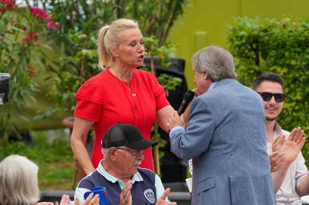 ZDF-Fernsehgarten 2026. Andrea (Kiwi) Kiewel und Chris de Burgh im ZDF Fernsehgarten mit dem Motto Bingo-Party am 31.05.2026 in Mainz. Mainz ZDF Fernsehgarten Rheinland-Pfalz *** ZDF Fernsehgarten 2026 Andrea Kiwi Kiewel and Chris de Burgh in the ZDF Fernsehgarten with the motto Bingo Party on 31 05 2026 in Mainz Mainz ZDF Fernsehgarten Rheinland Pfalz
