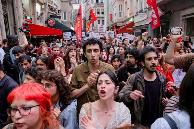 Gezi Anniversary Rally in Istanbul Demonstrators hold placards and chant slogans during a rally marking the 13th anniversary of the Gezi Park protests in Istanbul, Turkey on May 31, 2026. Citizens gathered in Istanbul to commemorate those who died during the 2013 Gezi Park protests, which evolved into nationwide anti-government demonstrations. Istanbul Istanbul Turkey Copyright: xTolgaxSezginx