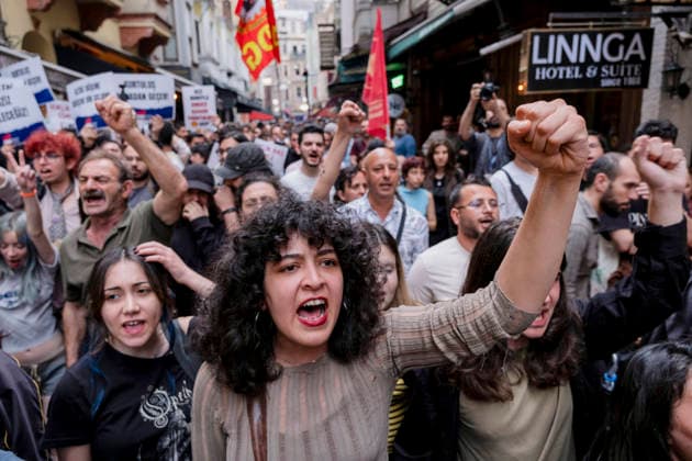 Gezi Anniversary Rally in Istanbul Demonstrators hold placards and chant slogans during a rally marking the 13th anniversary of the Gezi Park protests in Istanbul, Turkey on May 31, 2026. Citizens gathered in Istanbul to commemorate those who died during the 2013 Gezi Park protests, which evolved into nationwide anti-government demonstrations. Istanbul Istanbul Turkey Copyright: xTolgaxSezginx