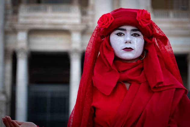 May 31, 2026, Rome, Rm, Italy: A few days before the 80th anniversary of the Italian Republic on June 2nd, the action of Red Rebels Brigade, in front of San Giovanni Basilica, expresses the deep sorrow for the victims of war and the climate crisis, showing their anger toward the government that finances both with its policies. The Red Rebels are a symbol of hope for a world where violence does not reign, but rather peace and harmony with the earth. Rome Italy  - ZUMAg256 20260531_znp_g256_015 Copyright: xMarcoxDixGianvitox