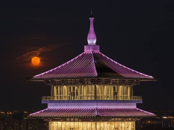 YANGZHOU, CHINA - MAY 31: The full moon, also known as the Blue Moon, is seen in the night sky on May 31, 2026 in Yangzhou, Jiangsu Province of China.  Copyright: xVCGx 111645251692