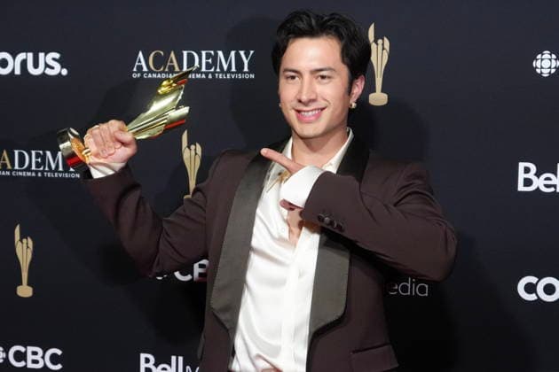 May 31, 2026, Toronto, On, CAN: Hudson Williams holds a trophy after winning Best Lead Performer for his role in Heated Rivalry at The Canadian Screen Awards in Toronto on Sunday, May 31, 2026. Toronto CAN  - ZUMAc35_ 20260531_zaf_c35_101 Copyright: xChrisxYoungx