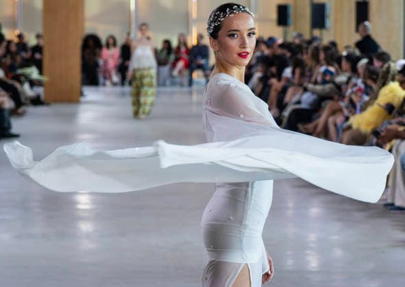 (260601) -- TORONTO, June 1, 2026 -- A model presents a creation at the Fashion Art Toronto s Fashion Week Spring Summer 2026 in Toronto, Canada, on May 31, 2026. The fashion week was held here from May 25 to 31. (Photo by Xinhua) CANADA-TORONTO-FASHION WEEK ZouxZheng 