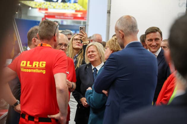 Interschutz 2026. Nancy Faeser (SPD) beim Eröffnungsrundgang der Weltleitmesse für die Bereiche Rettungsdienst, Brand- bzw. Katastrophenschutz und Sicherheit. Hannover, Niedersachsen, DEU, Deutschland, 01.06.2026 *** Interschutz 2026 Nancy Faeser SPD at the opening tour of the worlds leading trade fair for rescue services, fire and disaster control and security Hannover, Lower Saxony, DEU, Germany, 01 06 2026