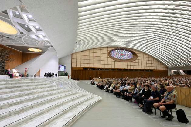 ITALY - POPE LEO XIV DURING AUDIENCE WITH MEMBERS OF THE ITALIAN ASSOCIATIONS OF CATHOLIC GUIDES AND SCOUTS OF EUROPE DURING THE MEETING AT THE VATICAN- 2026 6 1 Italy, Rome, Vatican, 2026 6 1 Pope Leo XIV greets members of the Italian Associations of Catholic Guides and Scouts of Europe, during their meeting at the Vatican EDITORIAL USE ONLY - NO BOOKS Copyright: xVATICANxMEDIAx