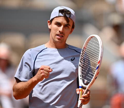 2026 French Open, Roland-Garros - Day 9 PARIS, FRANCE - JUNE 1: Zachary Svajda of the United States celebrates after a point during the match against Flavio Cobolli of Italy during their men s fourth-round match on Day Nine of the 2026 French Open tennis tournament at the Roland-Garros Complex in Paris on June 1, 2026. Mustafa Yalcin Anadolu Paris France. Editorial use only. Please get in touch for any other usage.  Copyright: x2026xAnadoluxMustafaxYalcinx