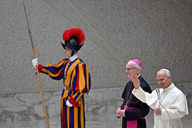ITALY - POPE LEO XIV DURING AUDIENCE WITH MEMBERS OF THE ITALIAN ASSOCIATIONS OF CATHOLIC GUIDES AND SCOUTS OF EUROPE DURING THE MEETING AT THE VATICAN- 2026 6 1 Italy, Rome, Vatican, 2026 6 1 Pope Leo XIV greets members of the Italian Associations of Catholic Guides and Scouts of Europe, during their meeting at the Vatican EDITORIAL USE ONLY - NO BOOKS Copyright: xALESSIAxGIULIANIx